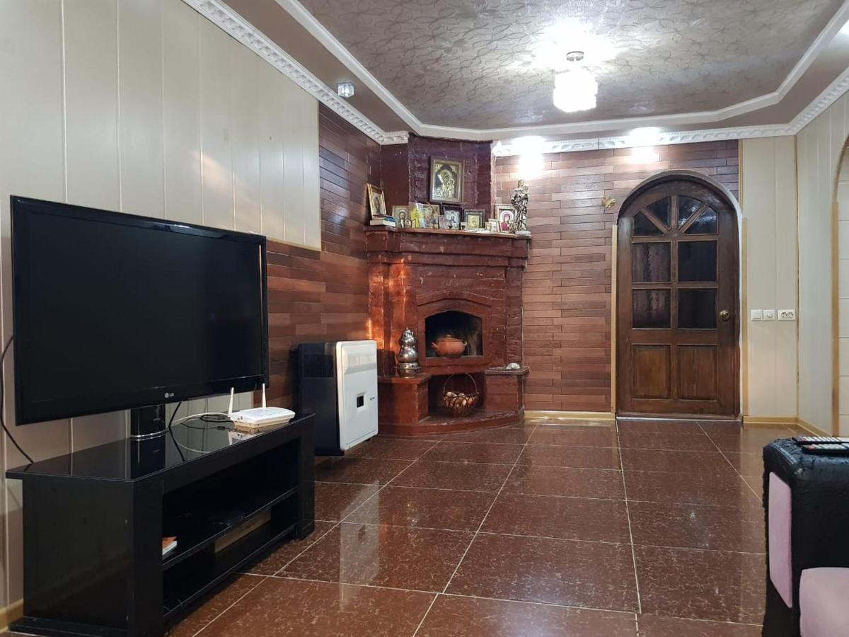 Apartmán Гостевой Дом Поти Exteriér fotografie
