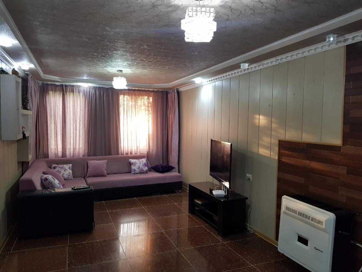 Apartmán Гостевой Дом Поти Exteriér fotografie